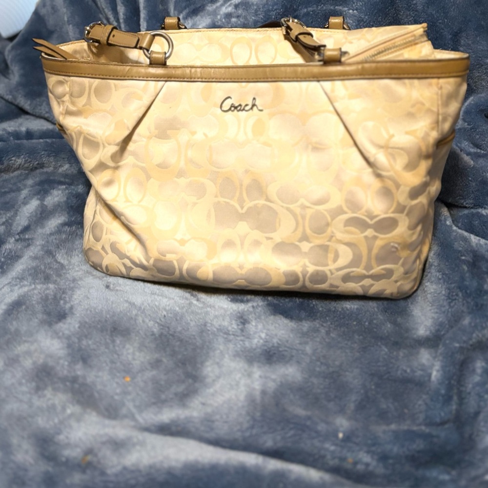 Medium vintage Coach satchel